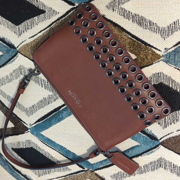 Coach Handbags - COACH wristlet
